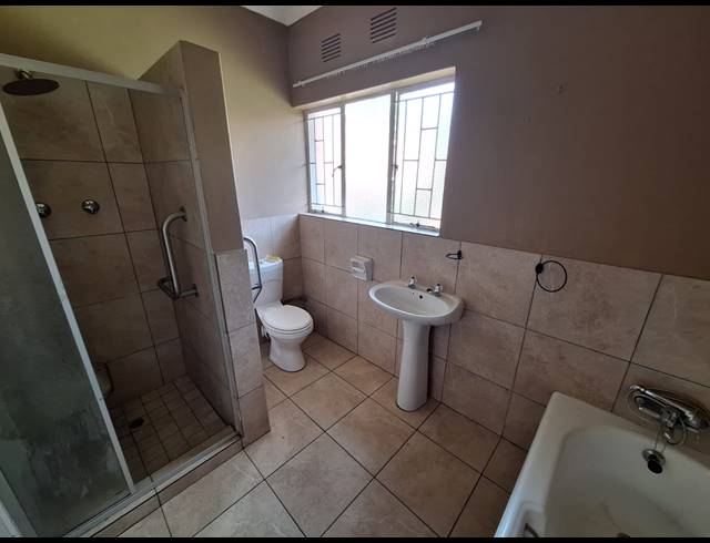 4 BEDROOM HOUSE FOR SALE IN VANDERBIJLPARK SE 6